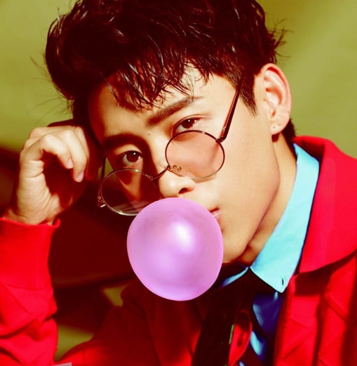 圆框眼镜帮你塑造复古文艺范_亿超眼镜网