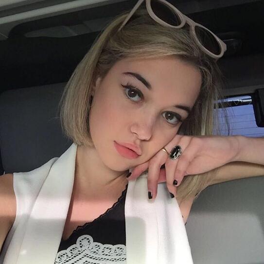 95后ins红人sarah snyder 戴墨镜妥妥的帅