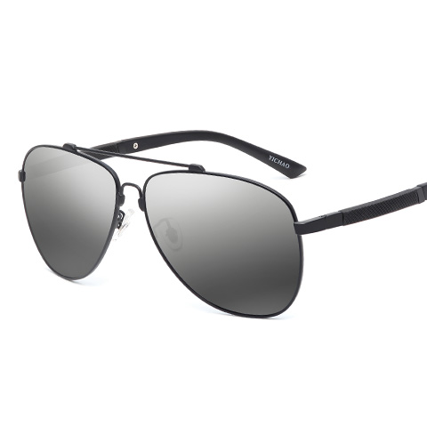 亿超合金+TR90偏光太阳镜墨绿片黑色简约男女通用YC9602C03