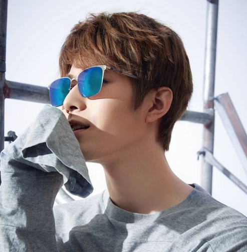 陈学冬戴暴龙眼镜