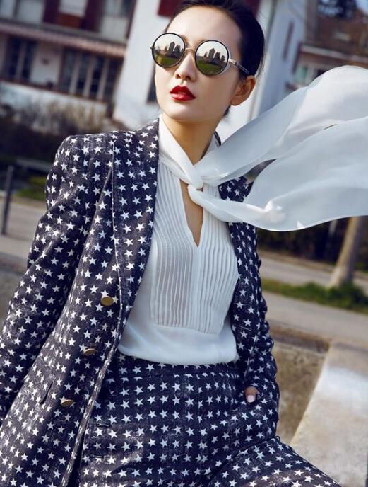 女明星墨镜街拍各有千秋 究竟谁更厉害