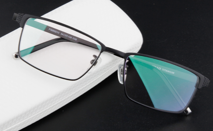 网上配镜如何找到适合自己的眼镜?_亿超眼镜网